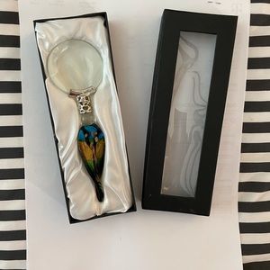 2”magnifying glass w/7”glass like handle & silver like embellishment w/gift box
